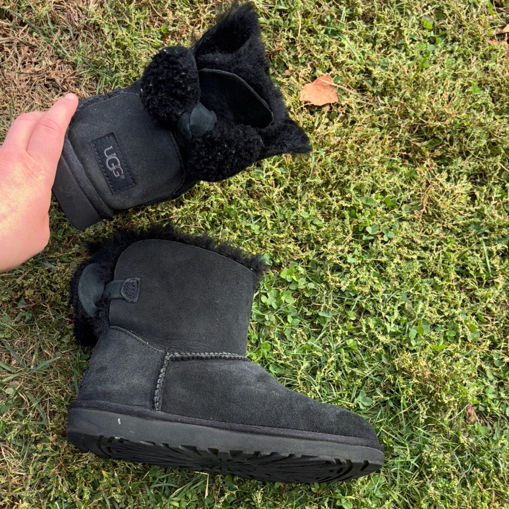 UGG Arielle Black Suede Boots -size 6